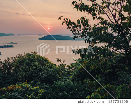 從香川縣屋島山頂眺望高松市瀨戶內海 從香川縣屋島山頂眺望高松市瀨戶內海 127731306