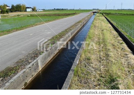 農地道路、農業水道 田園風光 127731434