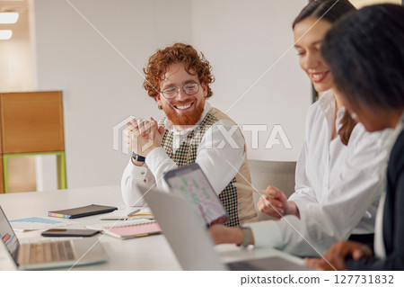 Promoting Diverse Team Collaboration in the Modern Office Space for Greater Success and Innovation 127731832