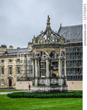 Cambridge, UK - MAY 03 2024 : street scenes in Cambridge, UK. It's a university city and the county town of Cambridgeshire, England. Cambridge, UK - MAY 03 2024 : street scenes in Cambridge, UK. It's a university city and the county town of Cambridgeshire, England. 127732071
