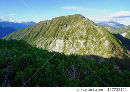 Mount Shichikura seen from the vicinity of Mount Kitakatsura Mount Shichikura seen from the vicinity of Mount Kitakatsura 127732121