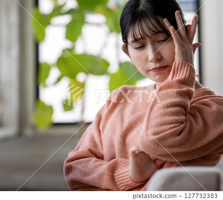 Women's gesture 127732383