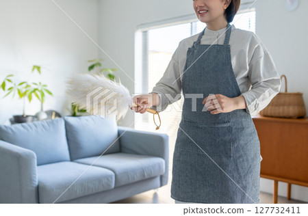 女人清洗 127732411