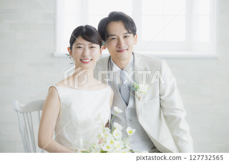 Wedding bride and groom 127732565