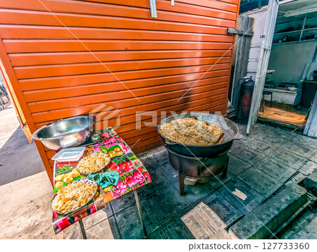street food uzbek rice plaf with beef street food uzbek rice plaf with beef 127733360