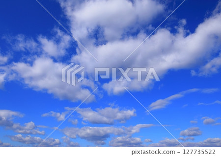 藍天和雲彩 127735522