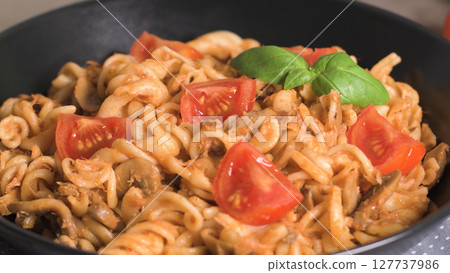 Italian Pasta with Tuna and Basil Italian Pasta with Tuna and Basil 127737986