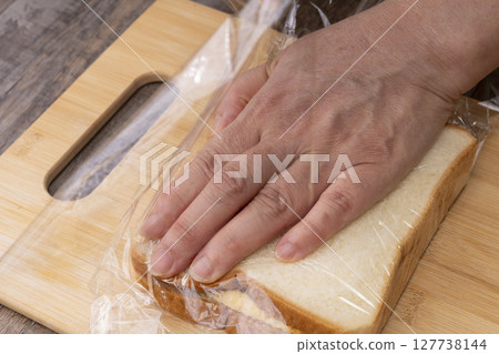 Steps for making thick egg sandwiches: egg sandwiches Steps for making thick egg sandwiches: egg sandwiches 127738144