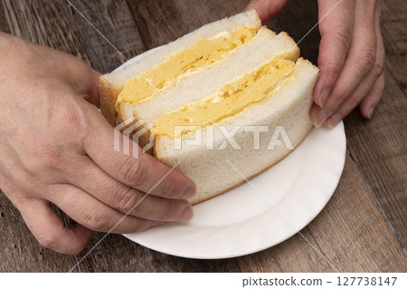 Steps for making thick egg sandwiches: egg sandwiches Steps for making thick egg sandwiches: egg sandwiches 127738147