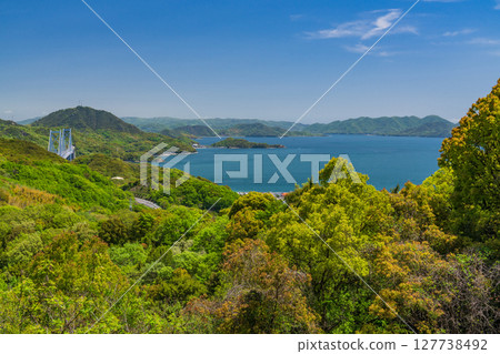 <Hiroshima Prefecture> View of the summit of Innoshima Shiratakiyama, floating in the Seto Inland Sea 127738492