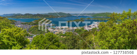 <Hiroshima Prefecture> View of the summit of Innoshima Shiratakiyama, floating in the Seto Inland Sea <Hiroshima Prefecture> View of the summit of Innoshima Shiratakiyama, floating in the Seto Inland Sea 127738508
