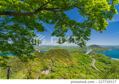 <廣島縣> 瀨戶內海上漂浮的因島白瀧山頂景色 127738517