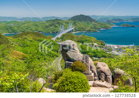 <Hiroshima Prefecture> View of the summit of Innoshima Shiratakiyama, floating in the Seto Inland Sea 127738528