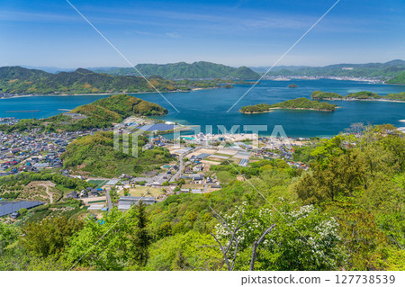 <廣島縣> 瀨戶內海上漂浮的因島白瀧山頂景色 127738539