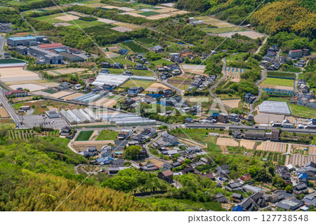 <廣島縣> 瀨戶內海上漂浮的因島白瀧山頂景色 127738548