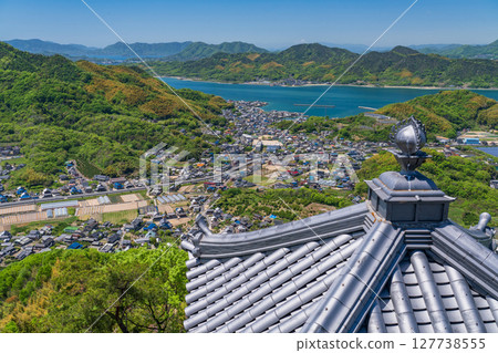 <Hiroshima Prefecture> View of the summit of Innoshima Shiratakiyama, floating in the Seto Inland Sea 127738555