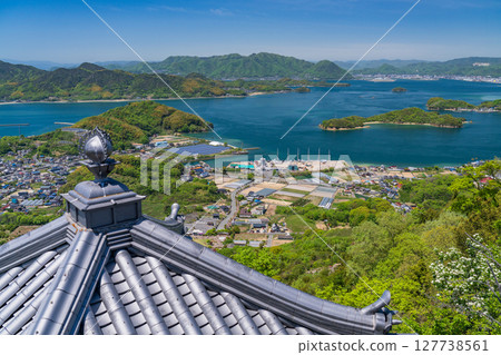<廣島縣> 瀨戶內海上漂浮的因島白瀧山頂景色 127738561