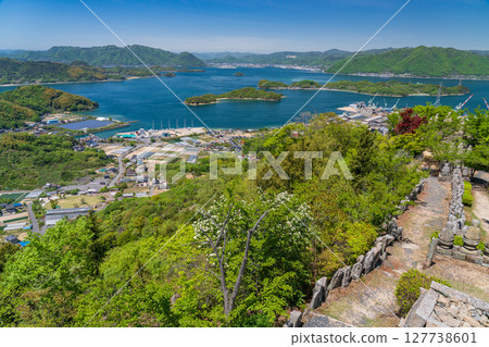 <廣島縣> 瀨戶內海上漂浮的因島白瀧山頂景色 127738601