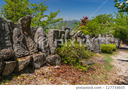 <Hiroshima Prefecture> View of the summit of Innoshima Shiratakiyama, floating in the Seto Inland Sea 127738605