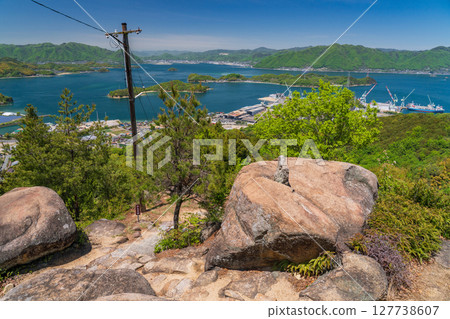 <廣島縣> 瀨戶內海上漂浮的因島白瀧山頂景色 127738607
