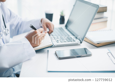 Concept business doctor education essential globalization, student learn and study in university and college to master knowledge needed travel global economy. book stethoscope for medical health care 127739012