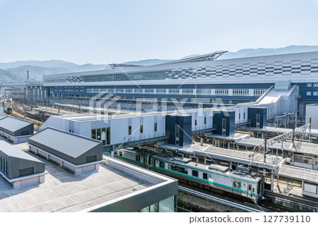 晴天的福井縣敦賀市 JR 敦賀站 127739110