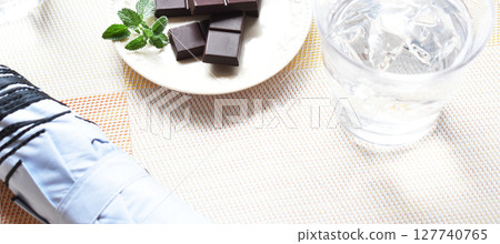 The effects of high-cocoa chocolate: Strong antioxidant power that repairs damage caused by strong summer UV rays The effects of high-cocoa chocolate: Strong antioxidant power that repairs damage caused by strong summer UV rays 127740765