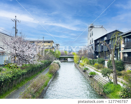 The 30 koku boat pier in spring as seen from Horai Bridge 127740787