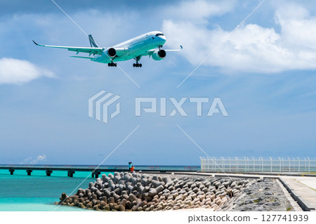大型客機降落海灘 127741939