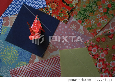 Origami cranes and chiyogami 127741945