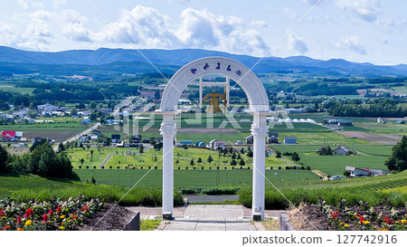 The beautiful views in Hokkaido 127742916