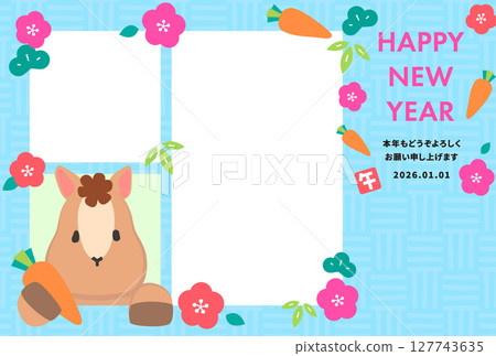 色彩繽紛的 2026 年馬年照片新年賀卡，淺藍色背景上有一匹可愛的馬從窗外探出頭來 127743635