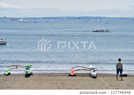 Cheering at the outrigger races held at Katase Kaigan Higashihama 127746946
