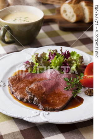 roast beef  127747082