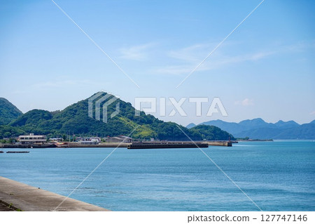 Spectacular view of the Seto Inland Sea overlooking Omishima | Blue skies and coastal scenery Spectacular view of the Seto Inland Sea overlooking Omishima | Blue skies and coastal scenery 127747146