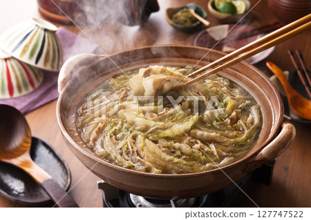 Piece of hot cabbage and pork belly 127747522