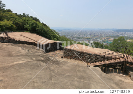 朝鮮式古山城「屋島城」的城門和高松市 127748239