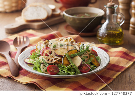 Fried vegetable salad 127748377