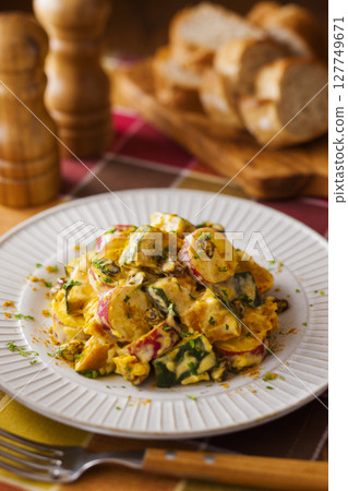 Pumpkin and sweet potato salad Pumpkin and sweet potato salad 127749671