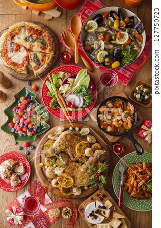 聖誕餐桌圖像 127750723