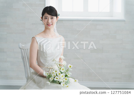新娘穿著婚紗婚禮形象 新娘穿著婚紗婚禮形象 127751084