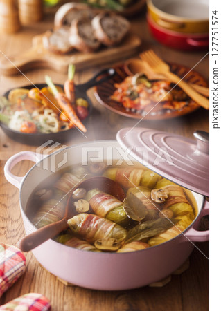 Roll cabbage 127751574