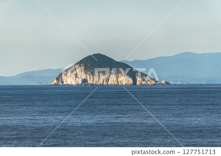【東京九州渡輪開往真由新門司方向，從高知縣柏島、蒲包島沿岸駛出】 127751713