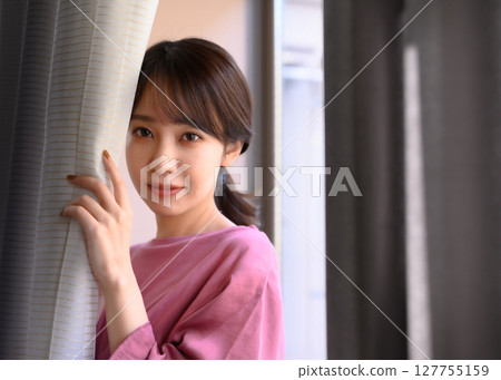 Portrait of a beautiful female model 127755159