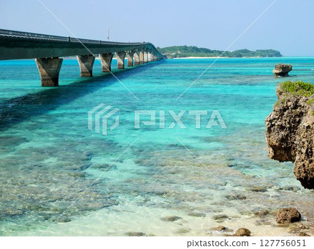 池間大橋與淺灘(沖繩縣宮古島) 池間大橋與淺灘(沖繩縣宮古島) 127756051