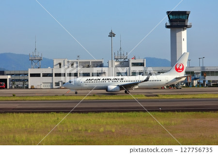 [香川縣] 客機和噴氣式飛機起降（高松機場） 127756735