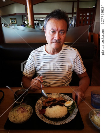 炸豬排店的咖哩豬排 127759024