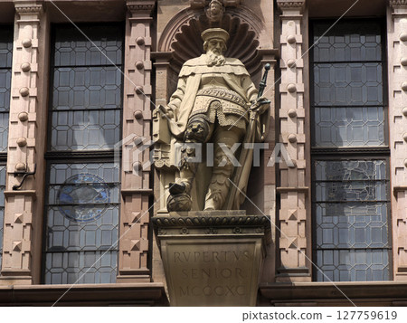 Rupertus Senior Sculpture in Ancient Heidelberg medieval castle in Germany 127759619