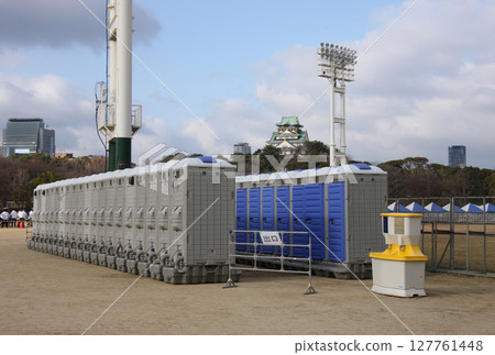 Temporary toilet 127761448