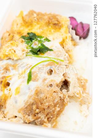 美味的里脊肉和豐盛的午餐 美味的里脊肉和豐盛的午餐 127762040